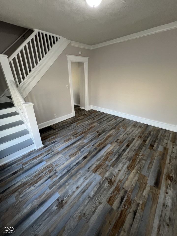 3249 N Kenwood Ave - Photo 6 of 21