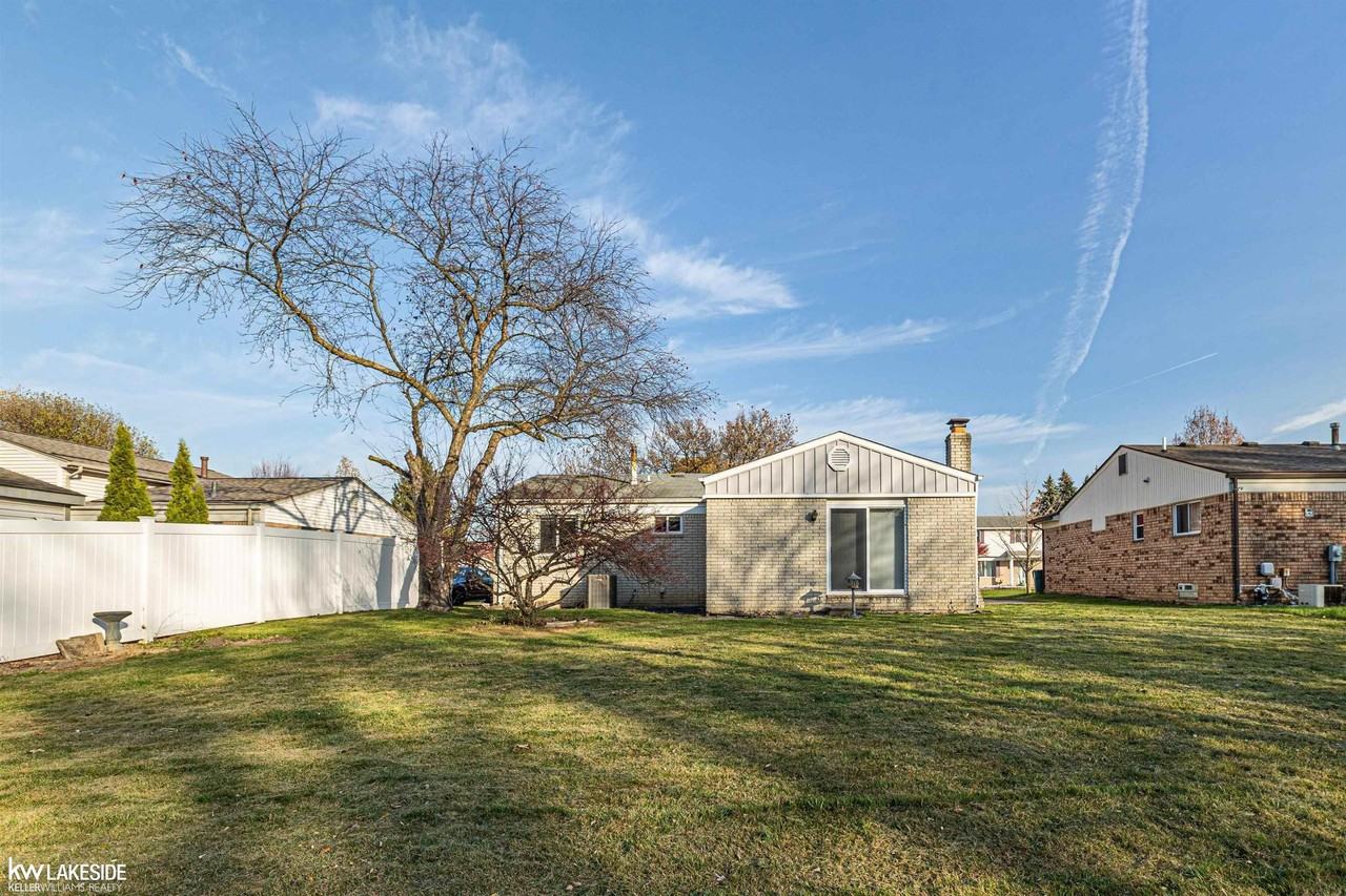 3043 Heritage Dr - Photo 3 of 29