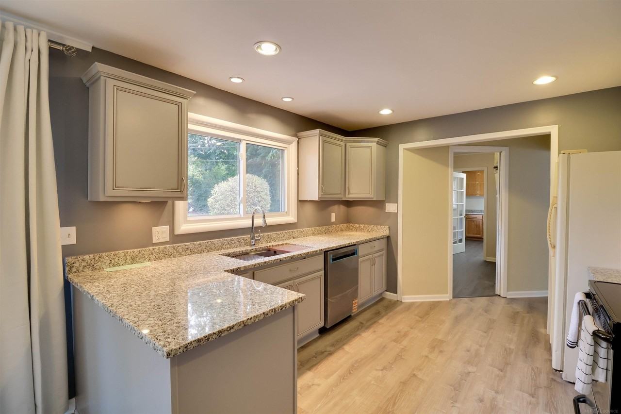 1977 Swaranne Dr - Photo 6 of 22