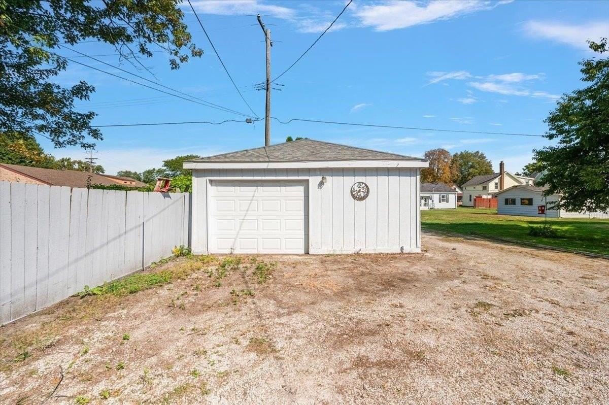 336 Chartier - Photo 6 of 47