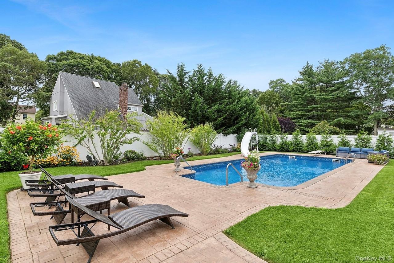 48 Fanning Ave - Photo 4 of 15