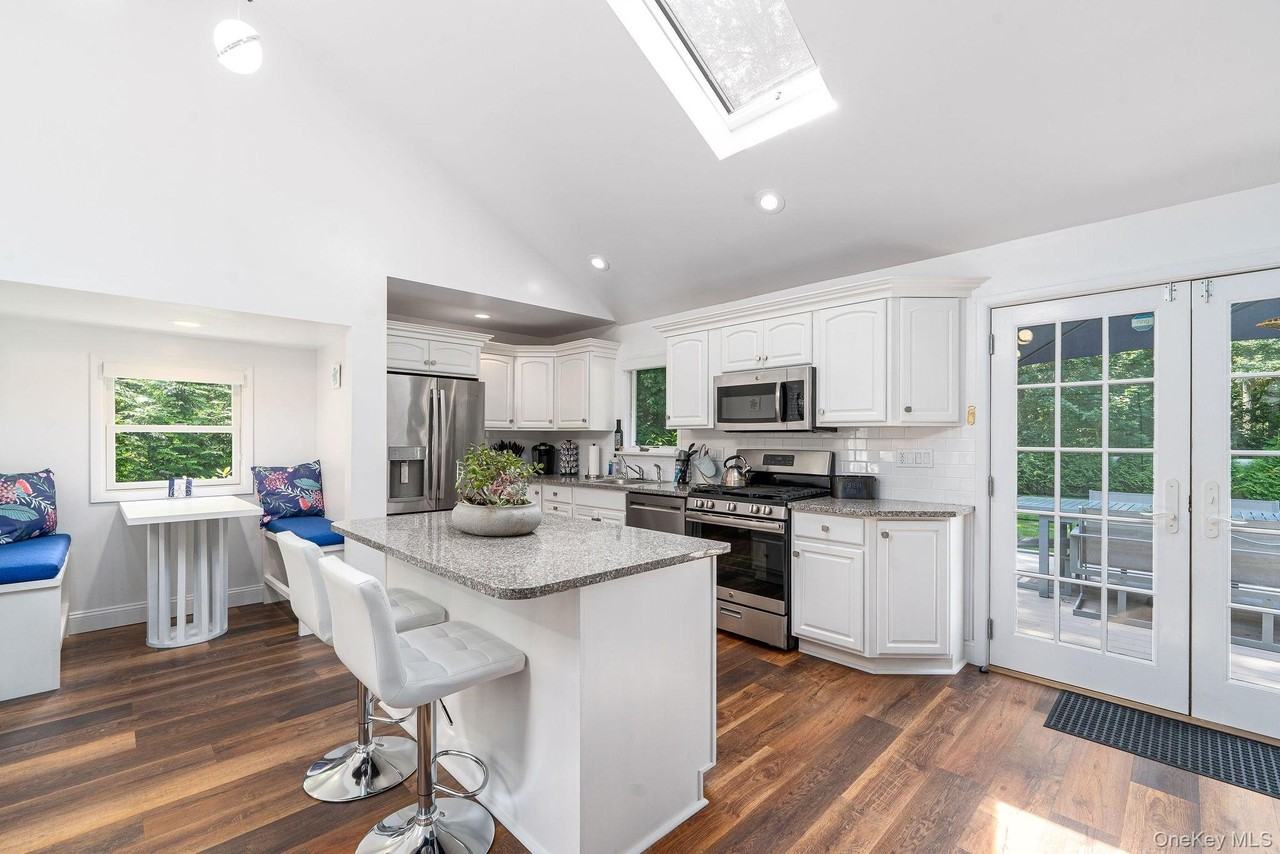 410 Cedar Dr - Photo 5 of 13