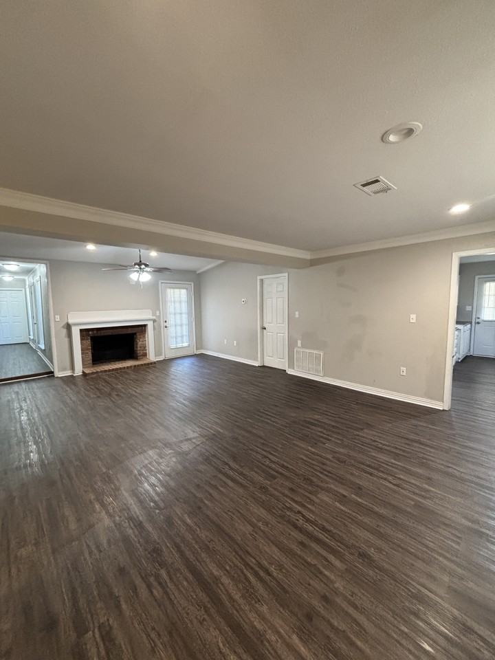 7 Fernhill Pl - Photo 3 of 18