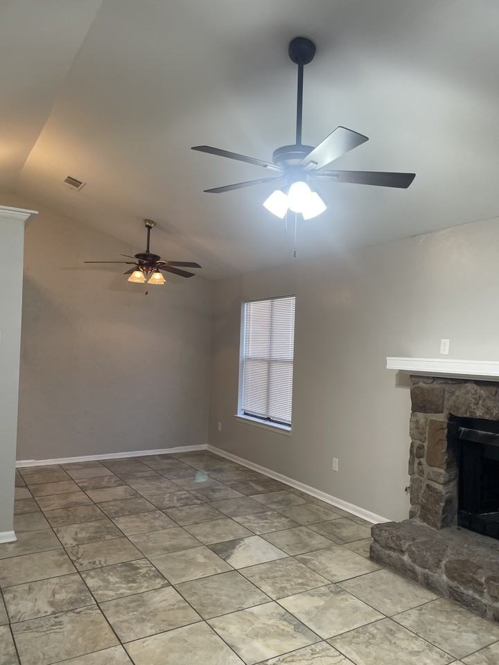 13902 Wimbledon Loop - Photo 3 of 19