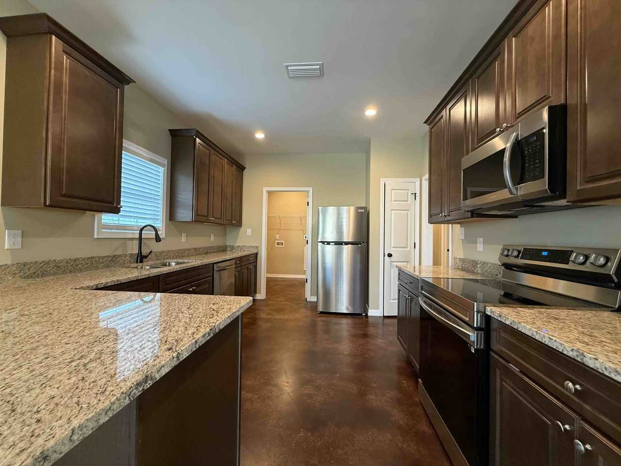 33071B Stables Dr - Photo 5 of 14