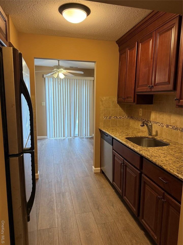 2805 Whispering Hls - Photo 2 of 9