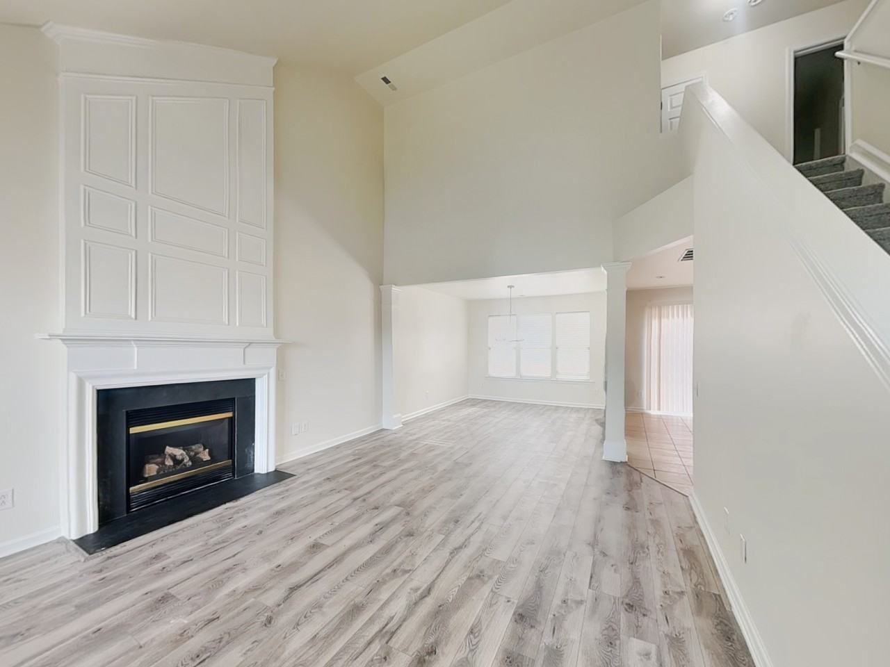 8627 Challenger Dr - Photo 3 of 17