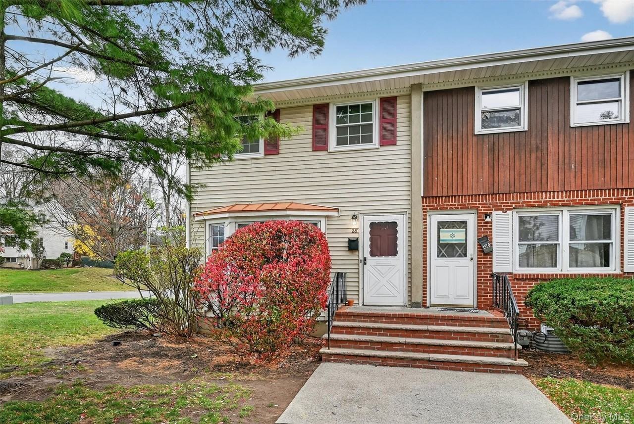 28 Alan Rd - Photo 2 of 39