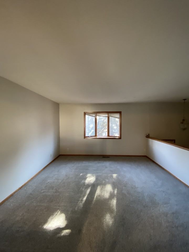 1425 Meadowmoor Drive Northeast - Photo 5 of 19