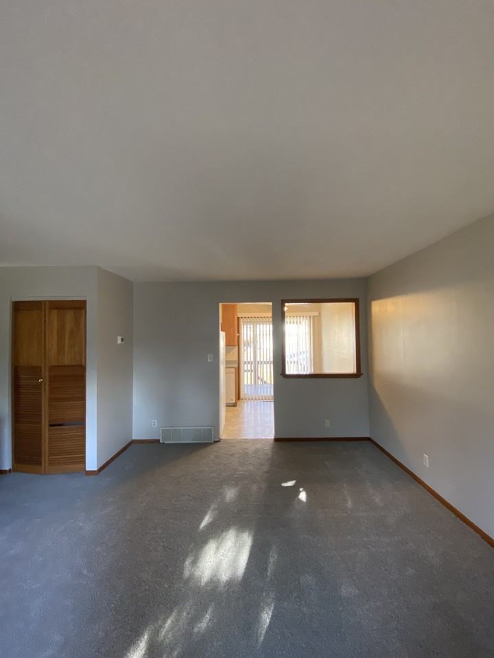 1425 Meadowmoor Drive Northeast - Photo 6 of 19