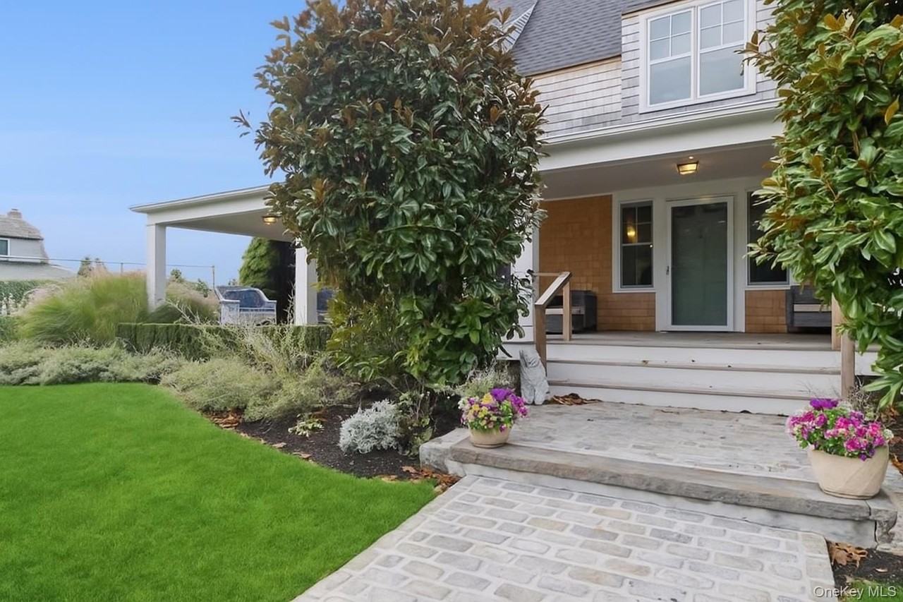 91 Beach Ln - Photo 2 of 34