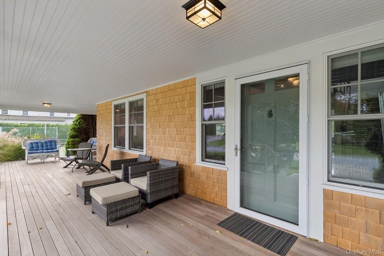 91 Beach Ln - Photo 3 of 34