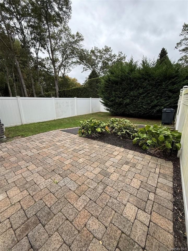 38 Chelsea Drive - Photo 4 of 16