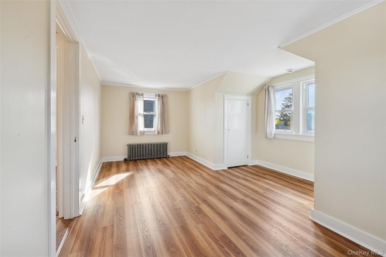 374 Marcy Avenue - Photo 5 of 8