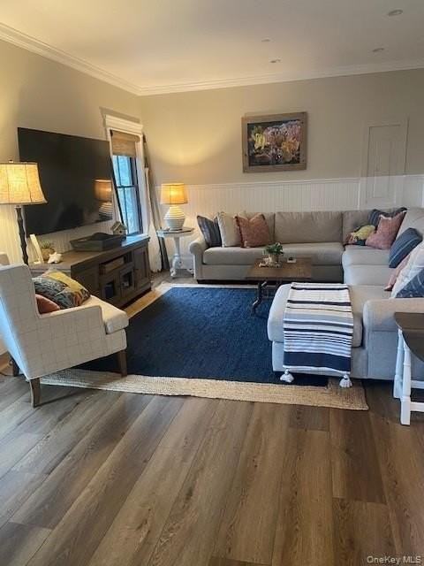 224 Wilmot Rd - Photo 3 of 17