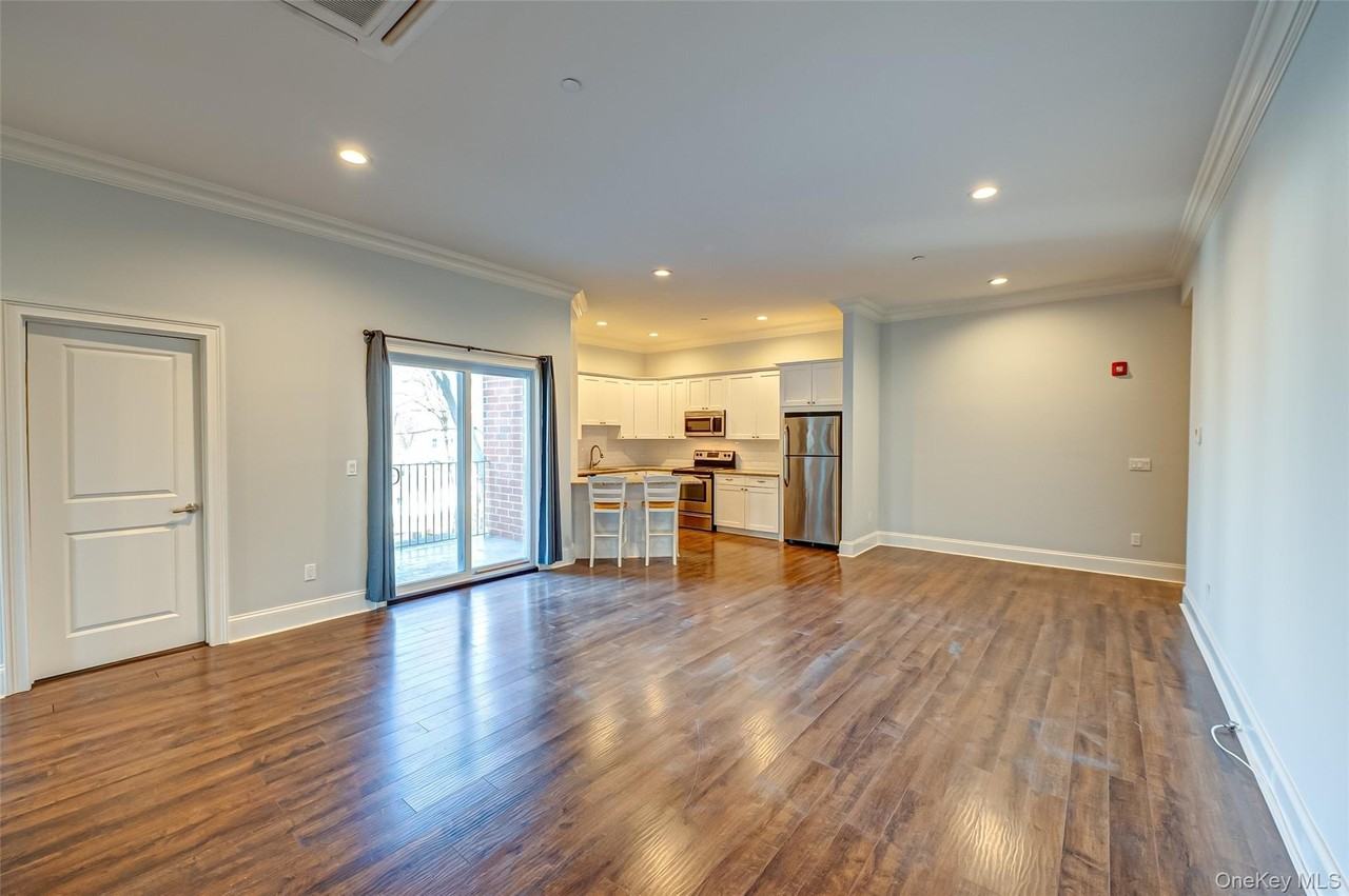 2f 50 - 2F Stewart Avenue unit: 2F #2F - Photo 2 of 12