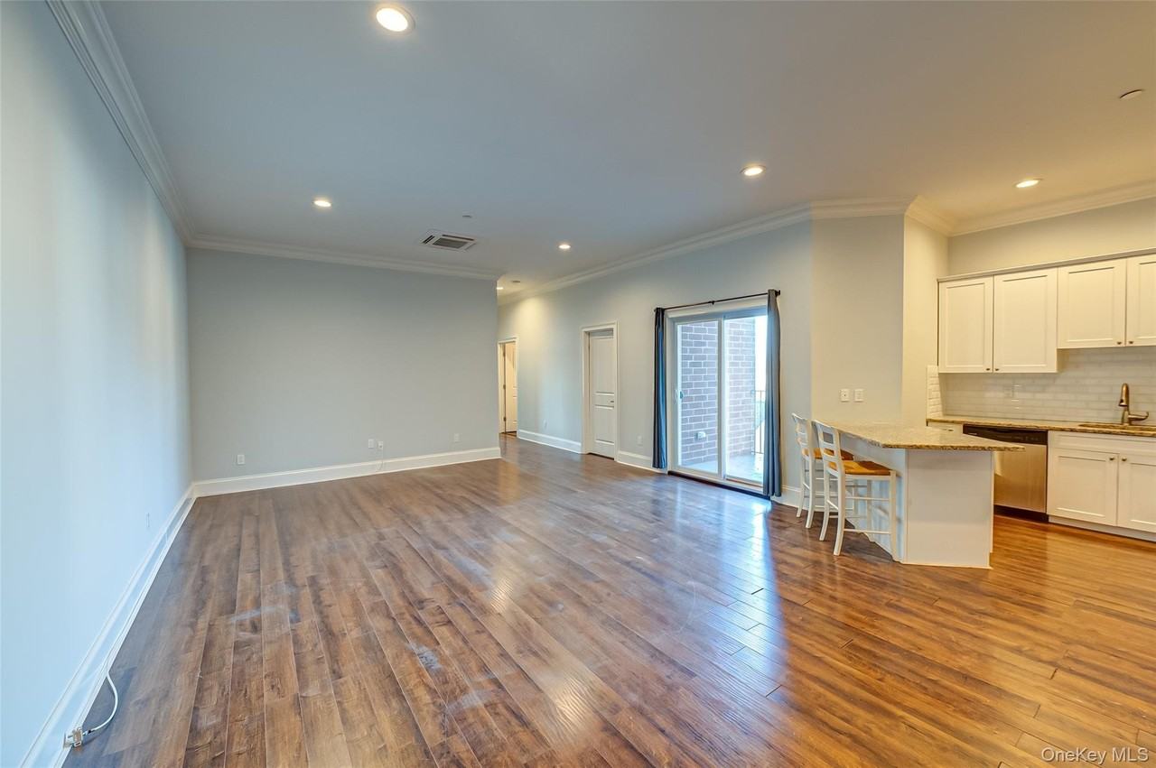 2f 50 - 2F Stewart Avenue unit: 2F #2F - Photo 3 of 12