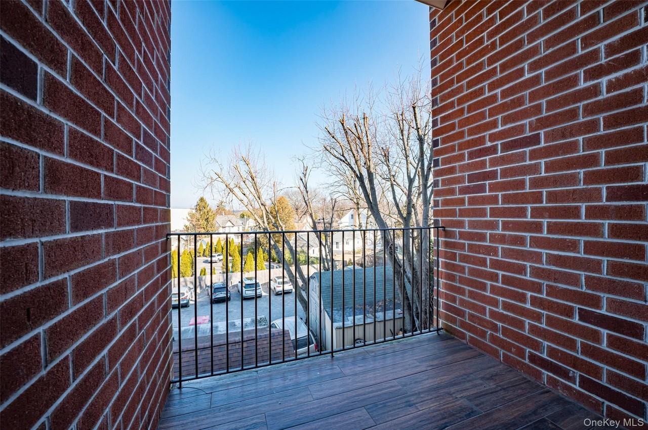 2f 50 - 2F Stewart Avenue unit: 2F #2F - Photo 6 of 12