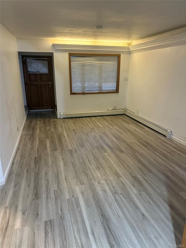 178 Commack Road - Photo 2 of 7