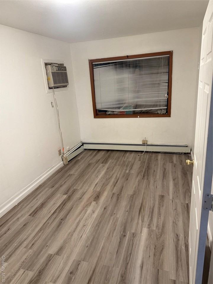 178 Commack Road - Photo 6 of 7