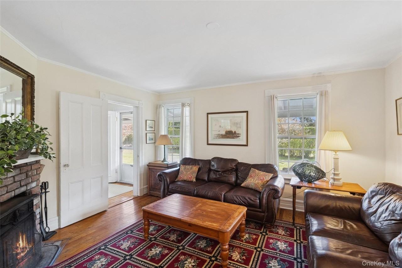 718 Montauk Hwy - Photo 5 of 26