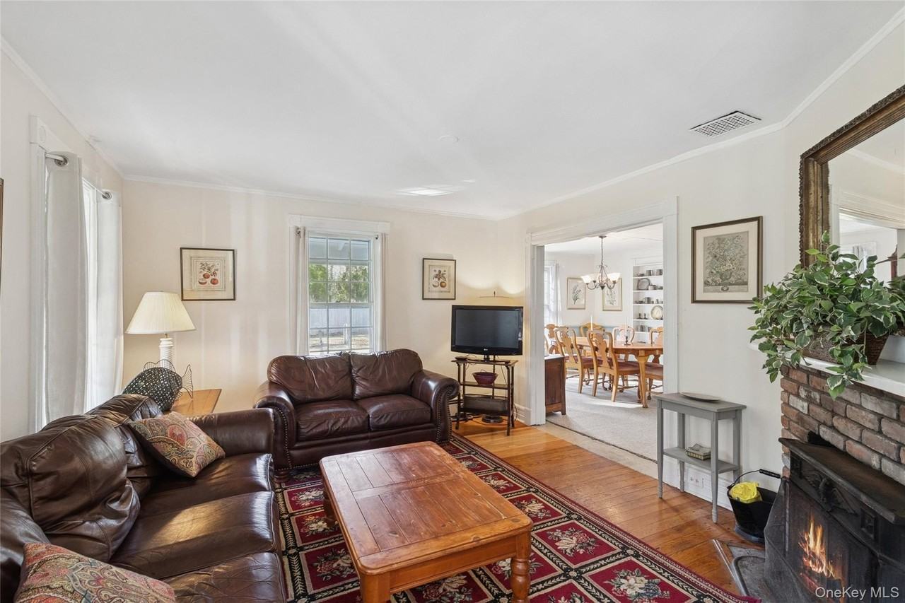 718 Montauk Hwy - Photo 6 of 26