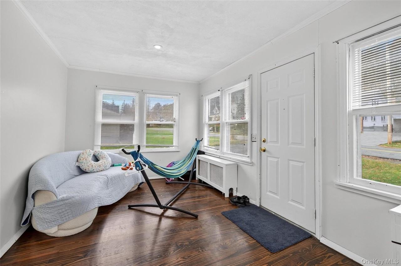 36 Swezey Pl - Photo 7 of 15