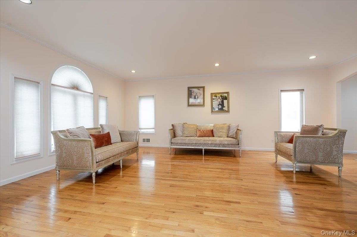 11 Drury Ln - Photo 4 of 28