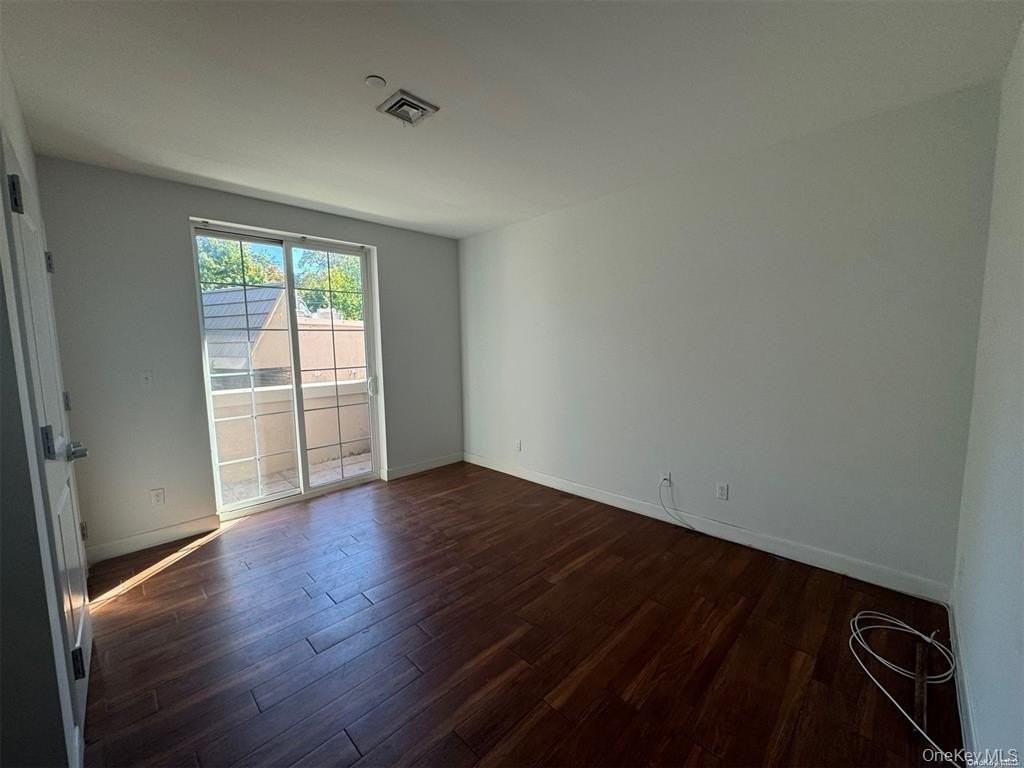 425 New York Ave - Photo 7 of 14