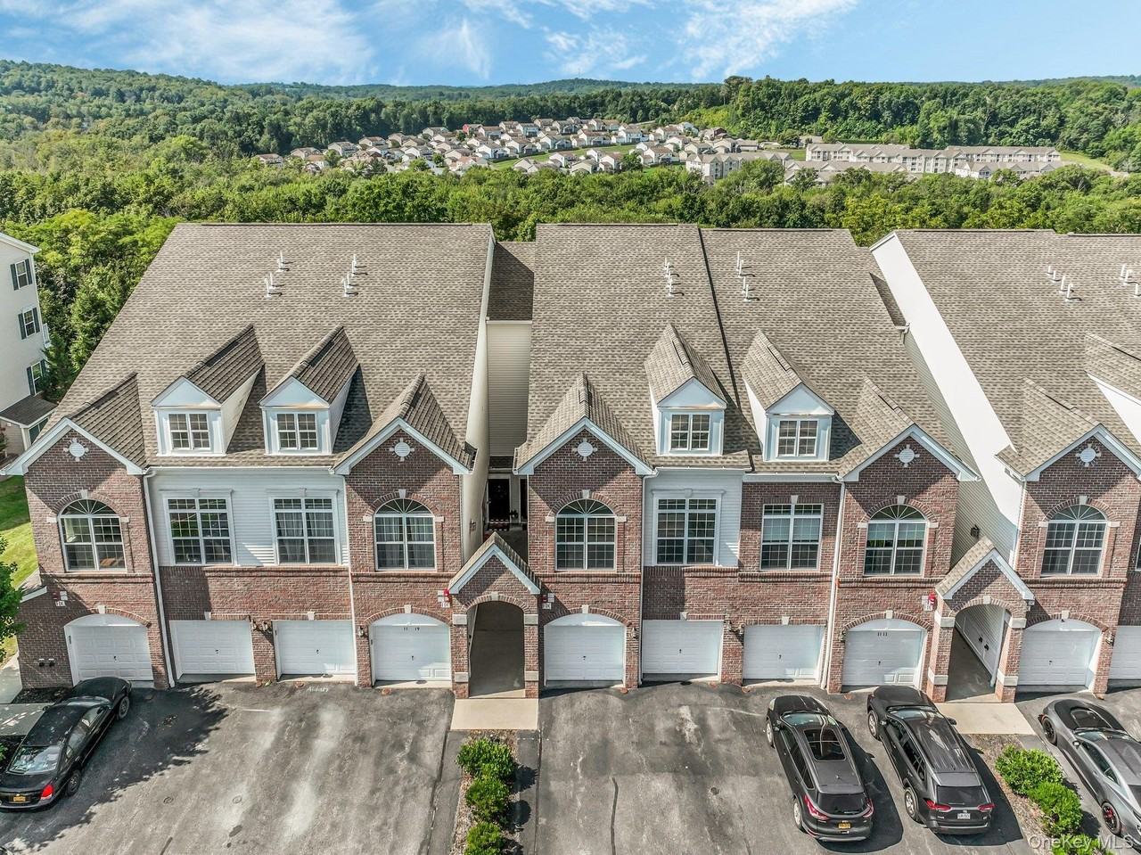 1115 Balsam Dr - Photo 3 of 47