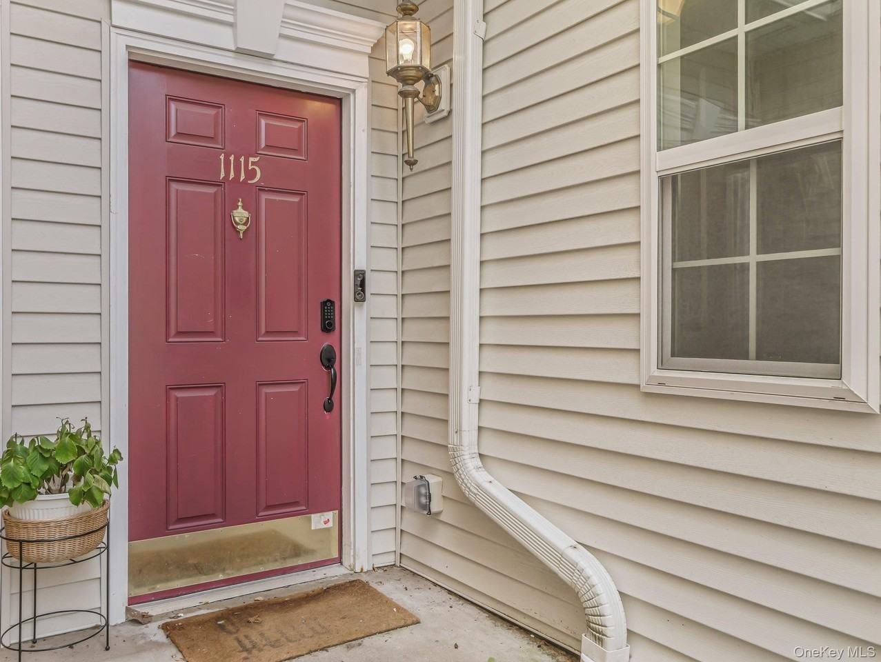 1115 Balsam Dr - Photo 6 of 47