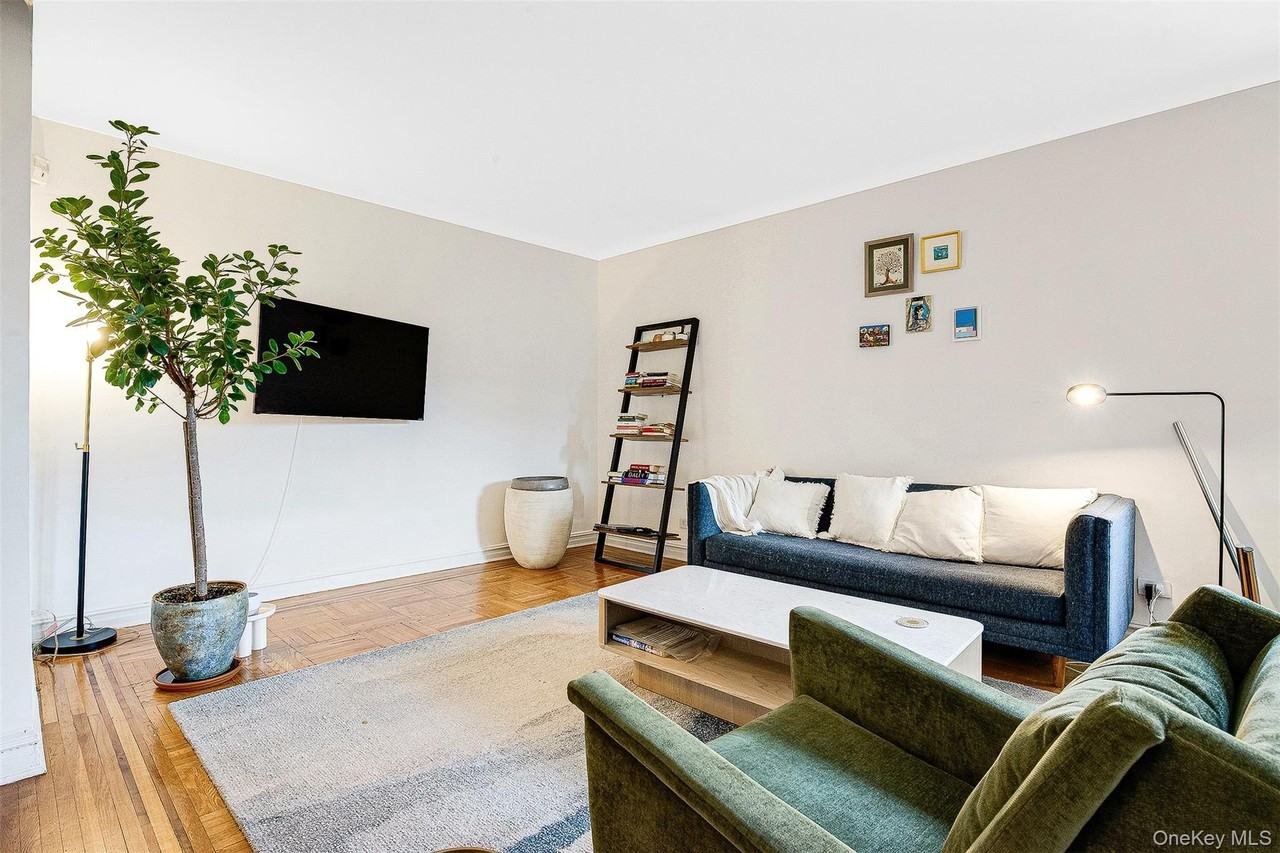 9945 67th Rd Apt 514 #514 - Photo 7 of 22