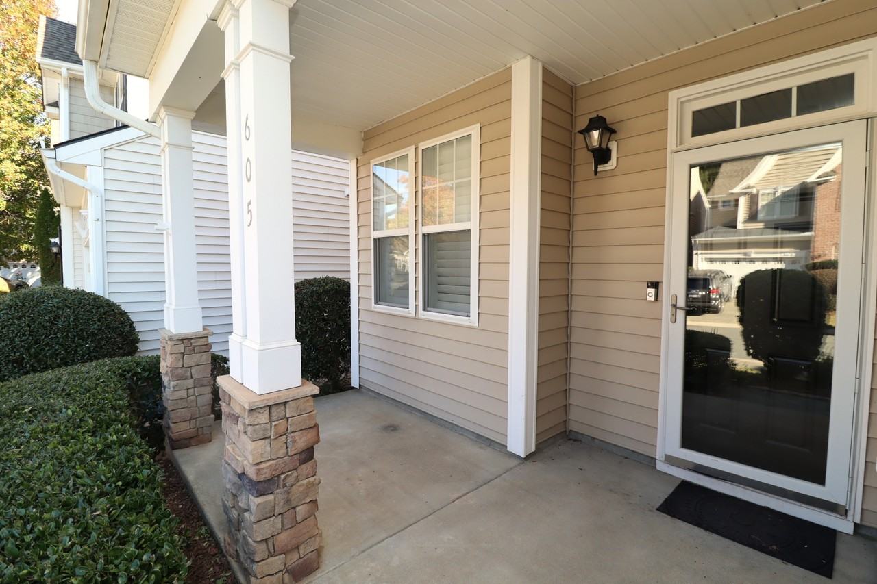 605 Courthouse Dr - Photo 2 of 39