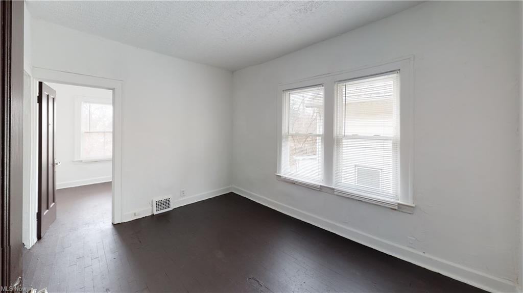 12633 Edmonton Ave #2 - Photo 3 of 18