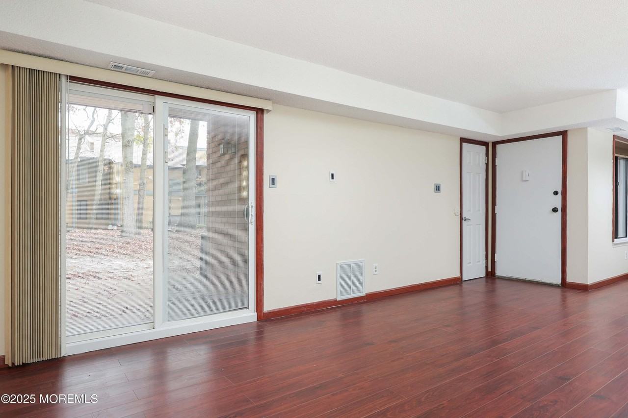 89 Northrup Dr Unit 75 #75 - Photo 6 of 22