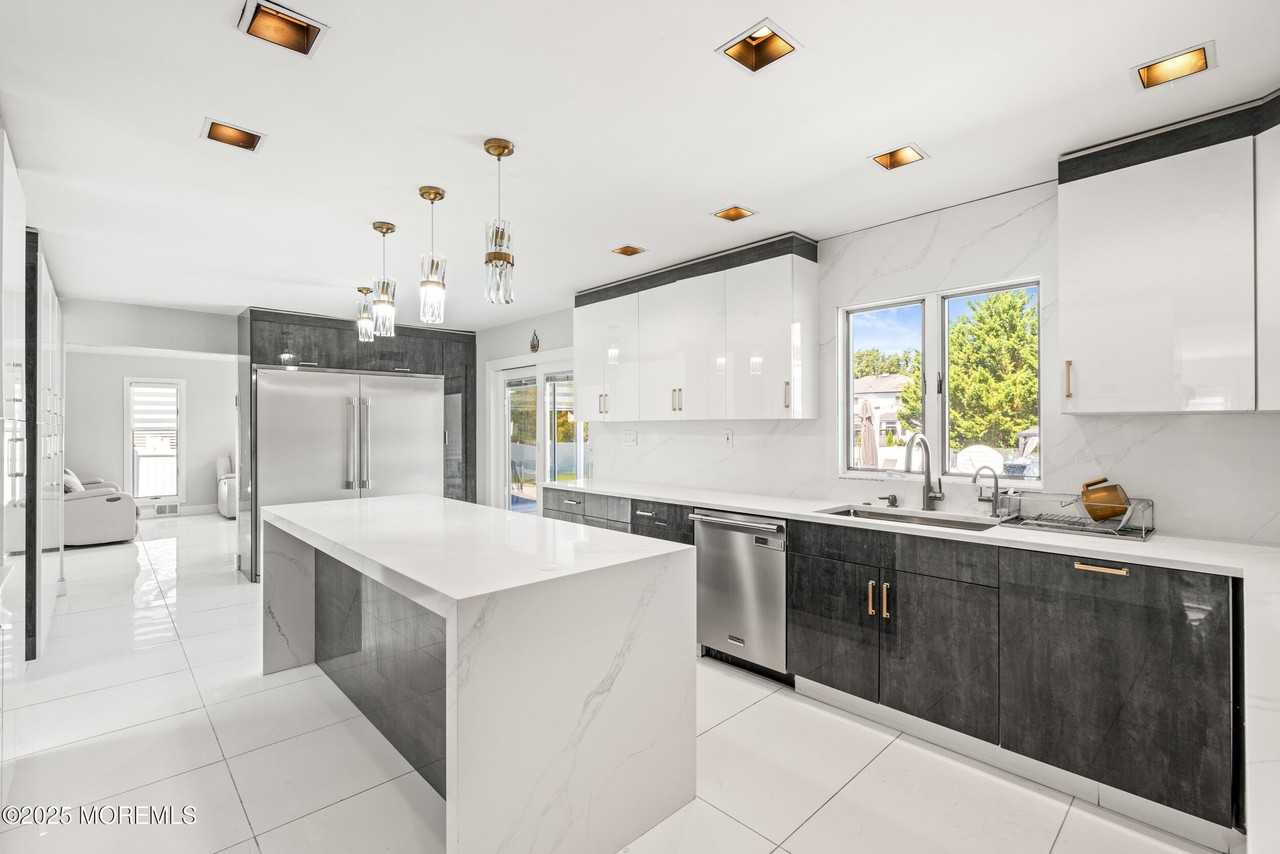 24 Valley Forge Road - Photo 5 of 23