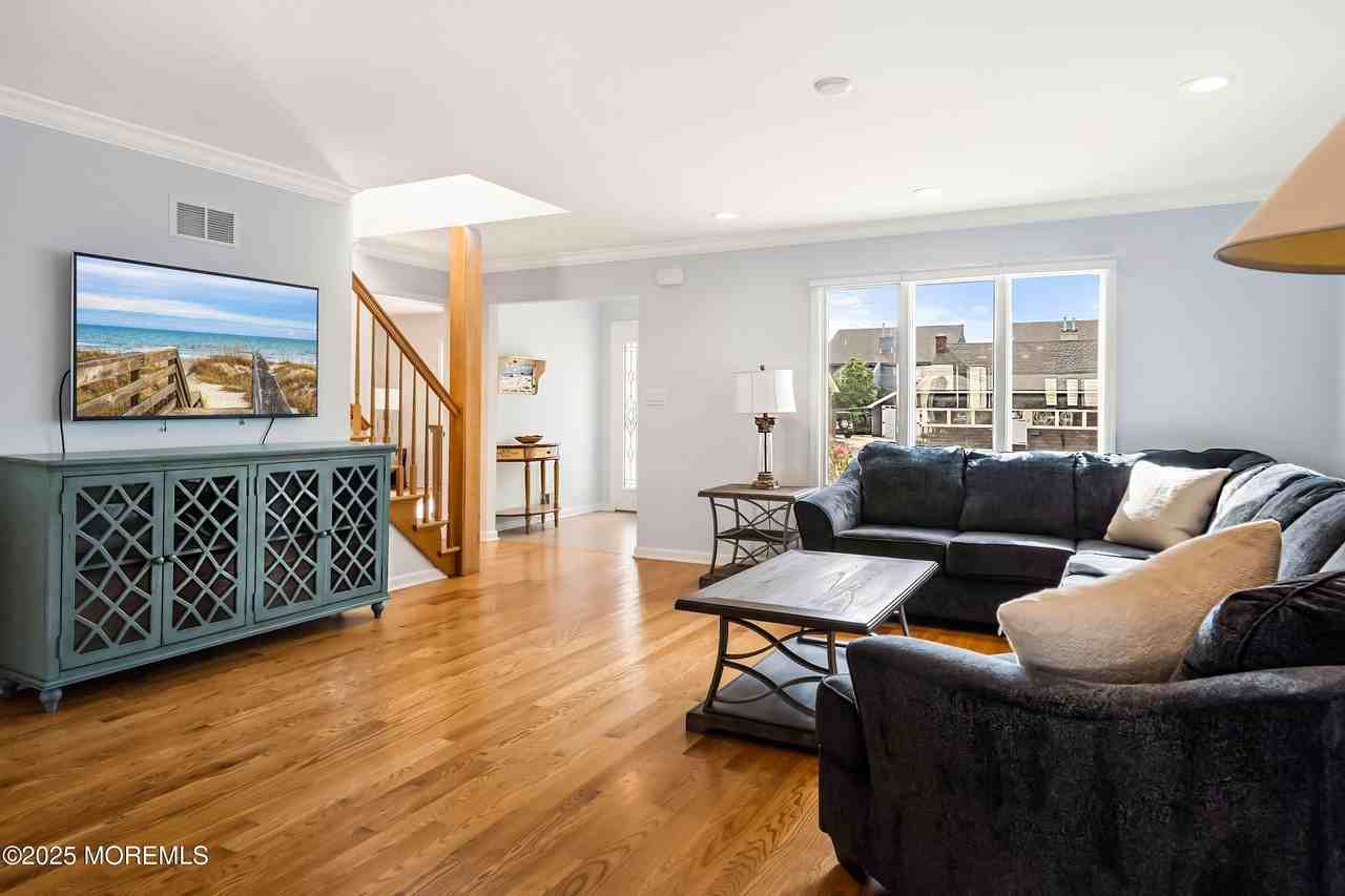 21 Magee Ave - Photo 6 of 25