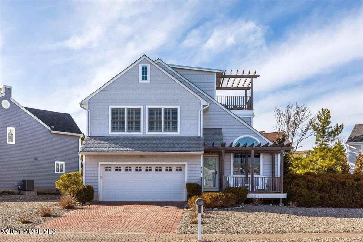 108 Glimmer Glass Circle - Photo 2 of 32