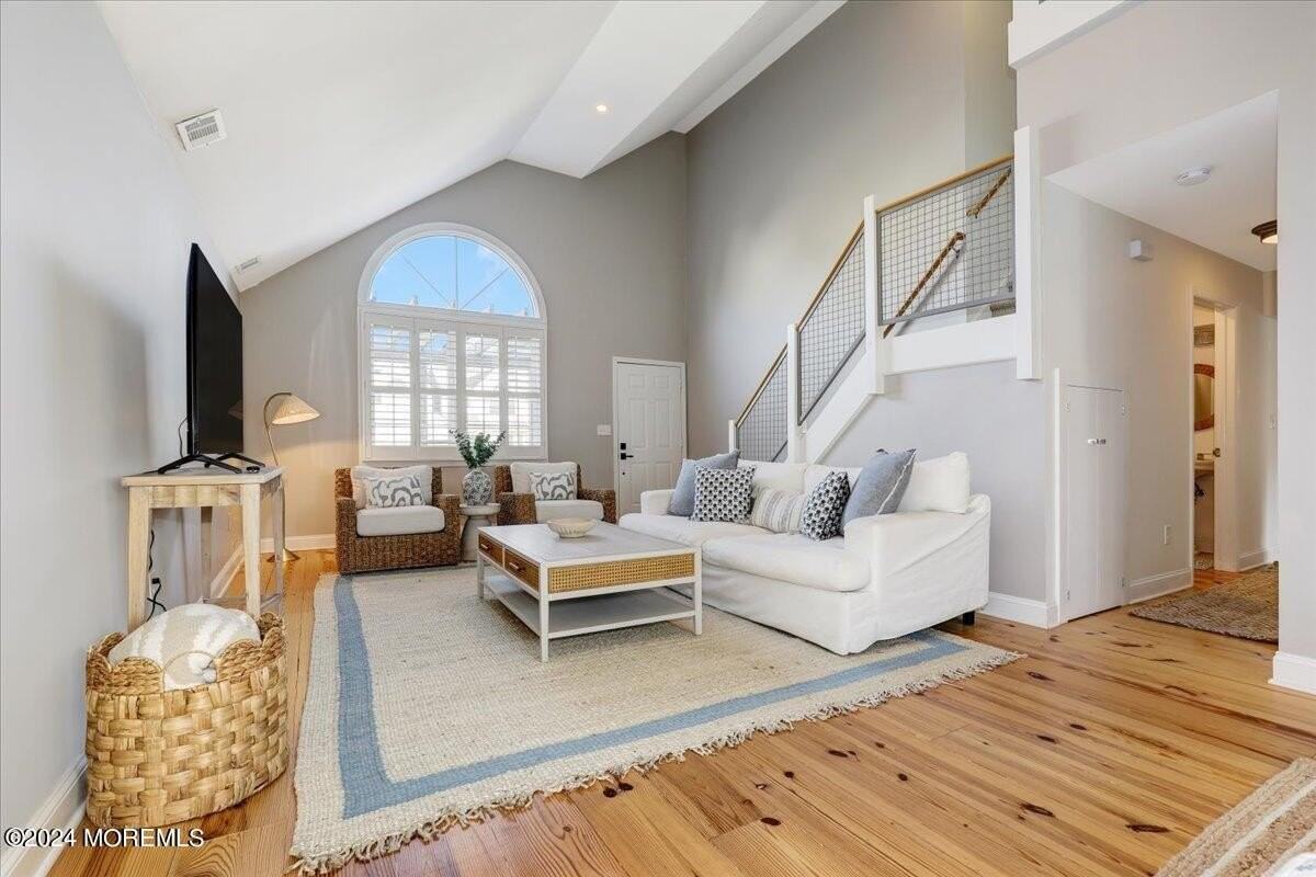 108 Glimmer Glass Circle - Photo 3 of 32