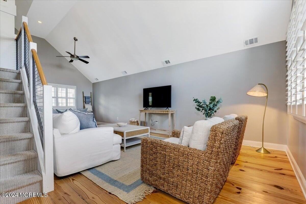 108 Glimmer Glass Circle - Photo 5 of 32