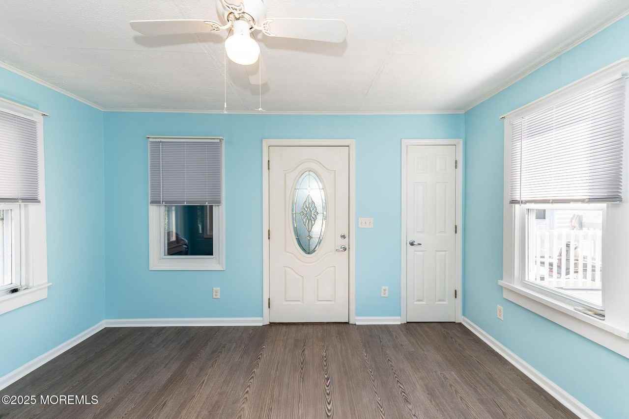 112 Ocean Gate Ave - Photo 6 of 15