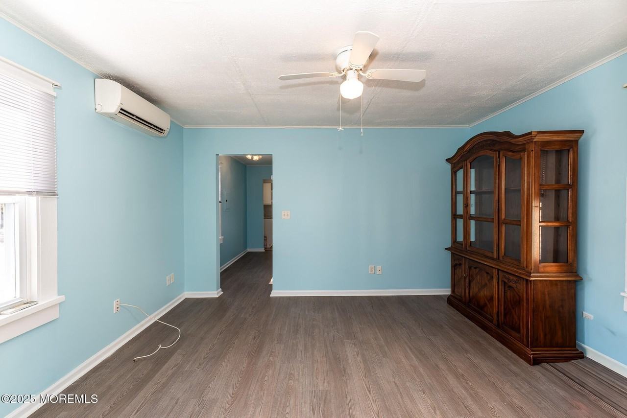 112 Ocean Gate Ave - Photo 7 of 15