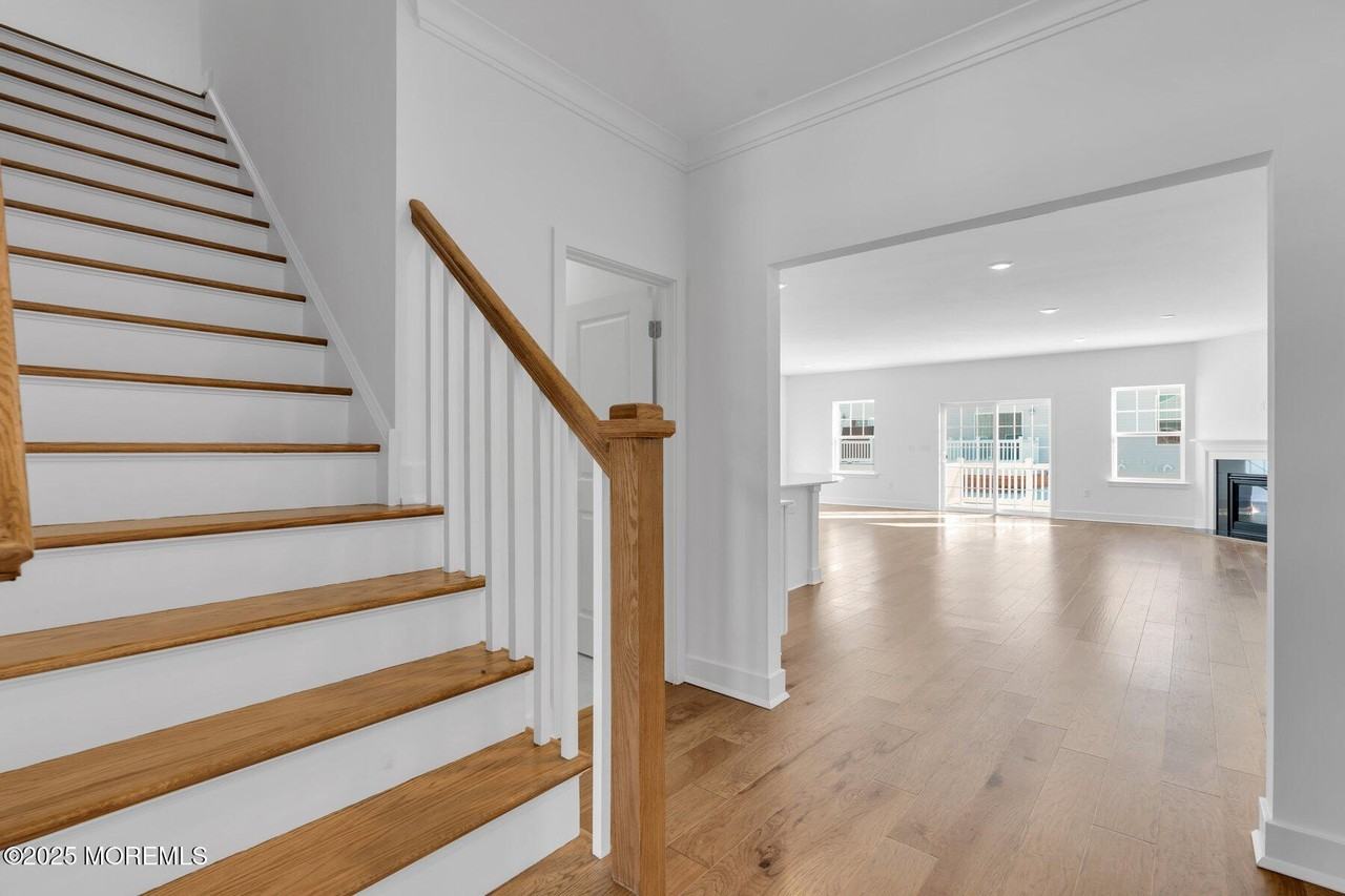 1505 Journey Avenue - Photo 4 of 34