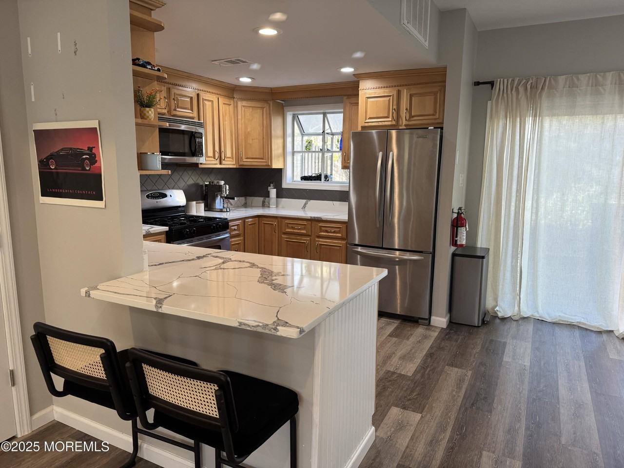 28 Melrose Dr Apt 10 #10 - Photo 3 of 14