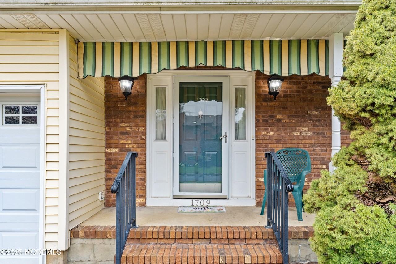 1709 Fanwood St - Photo 6 of 50