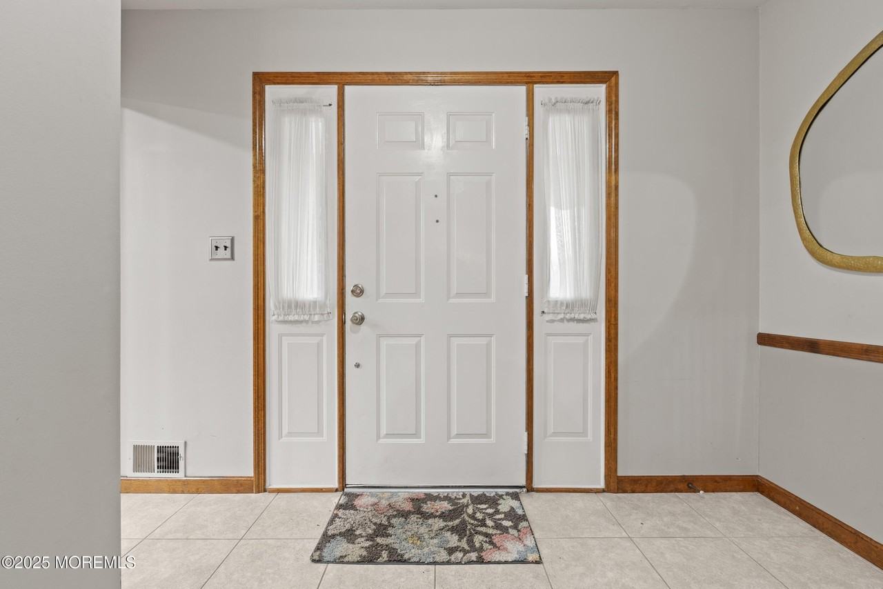 1709 Fanwood St - Photo 7 of 50