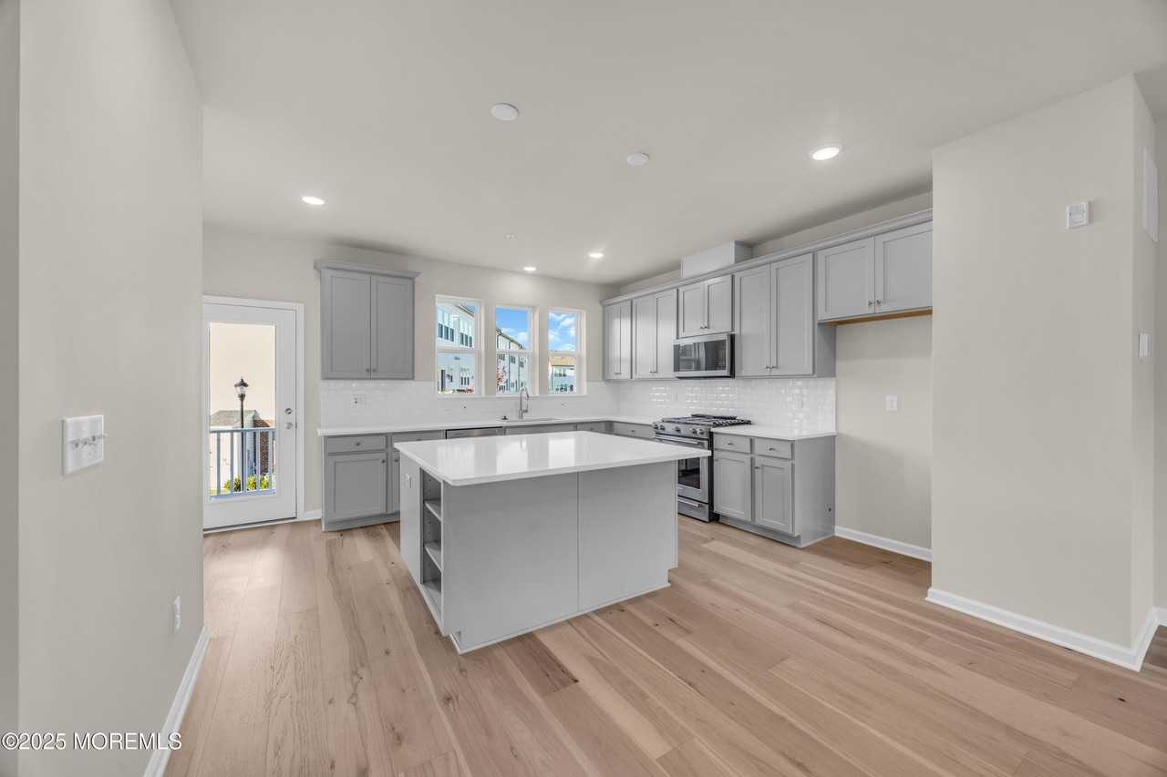 16 Barton Ave - Photo 6 of 26