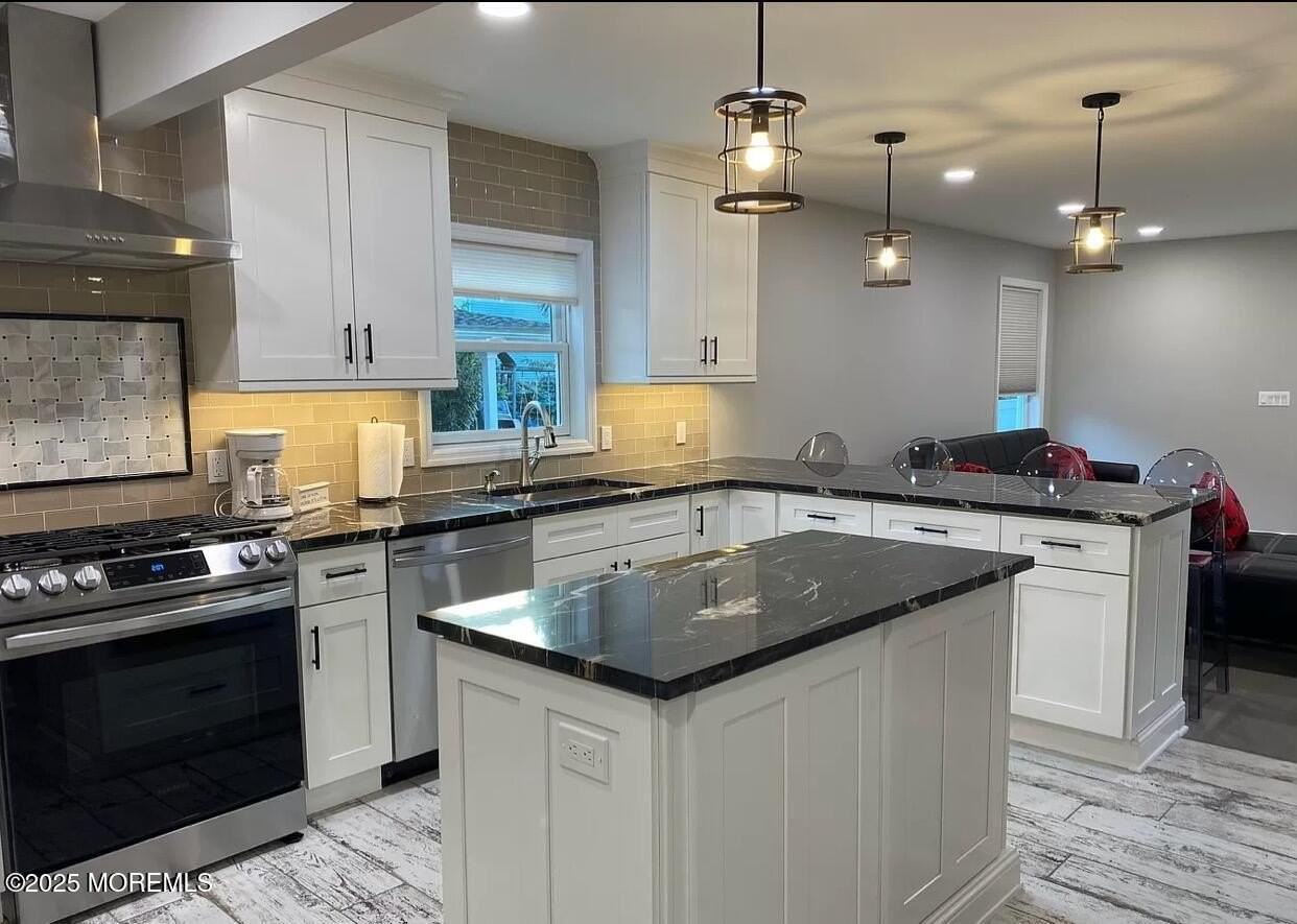 37 Brown Pl - Photo 3 of 8