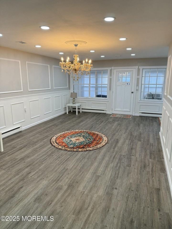 144B Farrington Ct - Photo 5 of 15