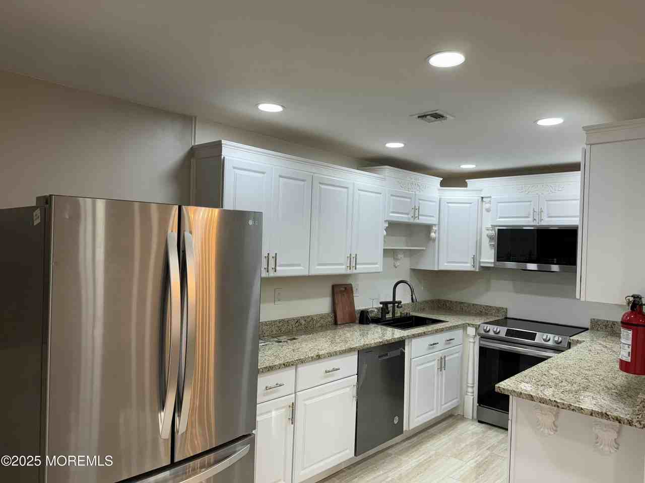 144B Farrington Ct - Photo 7 of 15